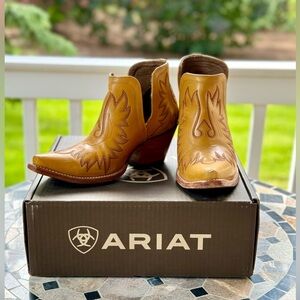 Ariat Dixon Bootie, size 8